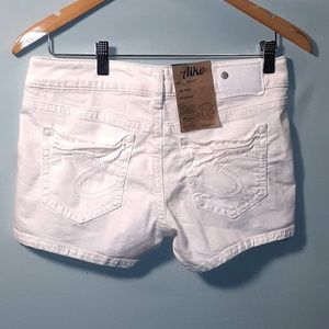 Silver Jeans Aiko Fit Mid Rise Short